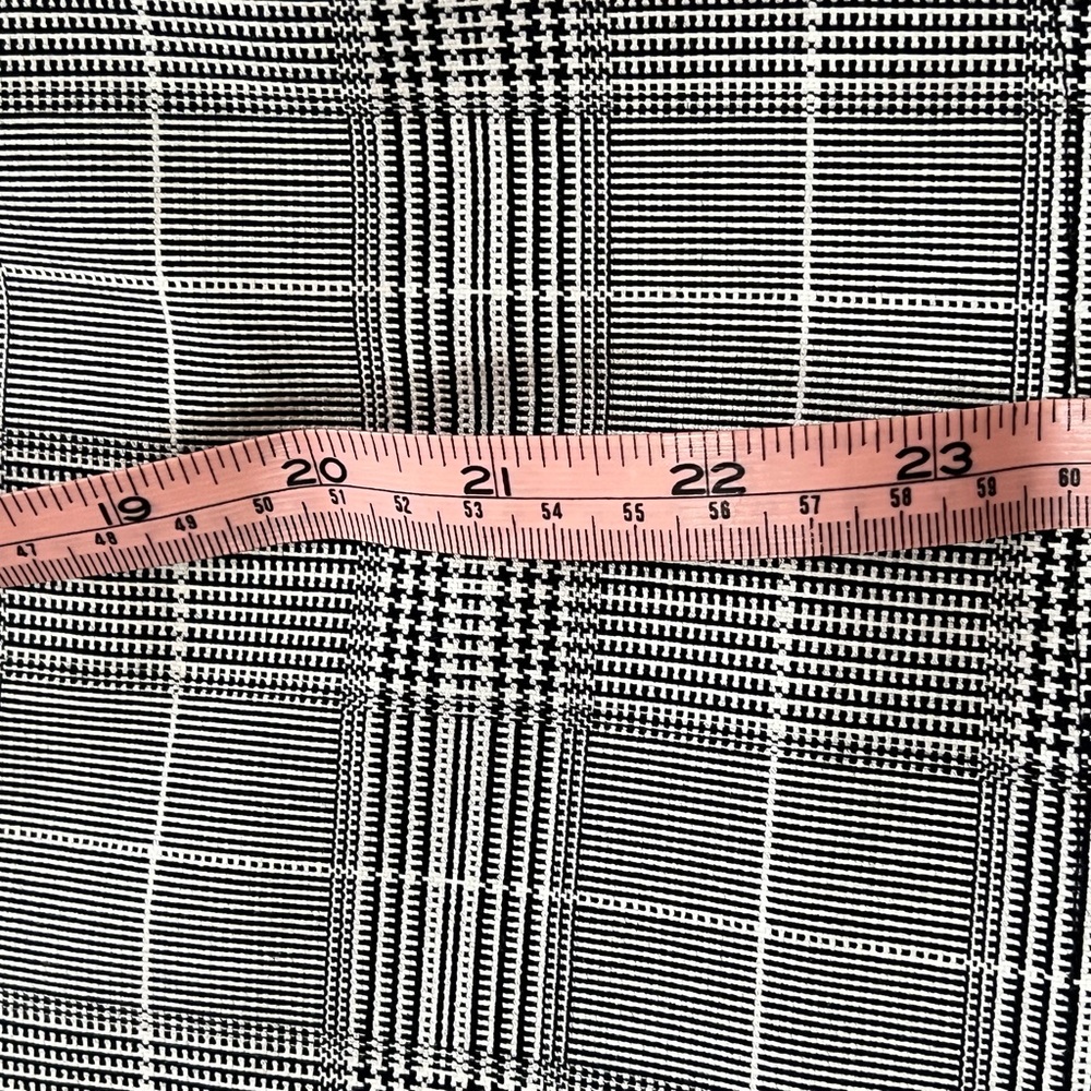 Banana Republic Gray Checkered Camisole - Picture 12 of 12